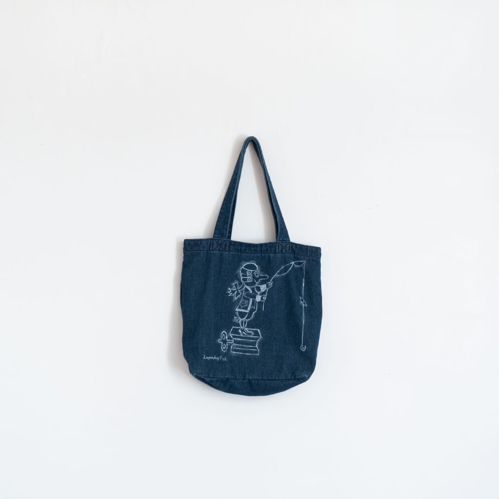 京都の手描き友禅作家さんに描いてもらったデニムのトートバッグです。